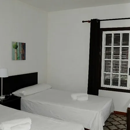 Ξενοδοχείο Flores 4*