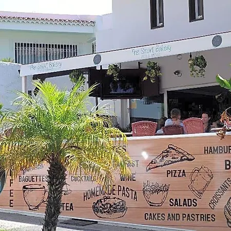 Flores Hotel 4*