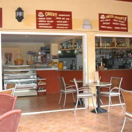 Flores Hotel